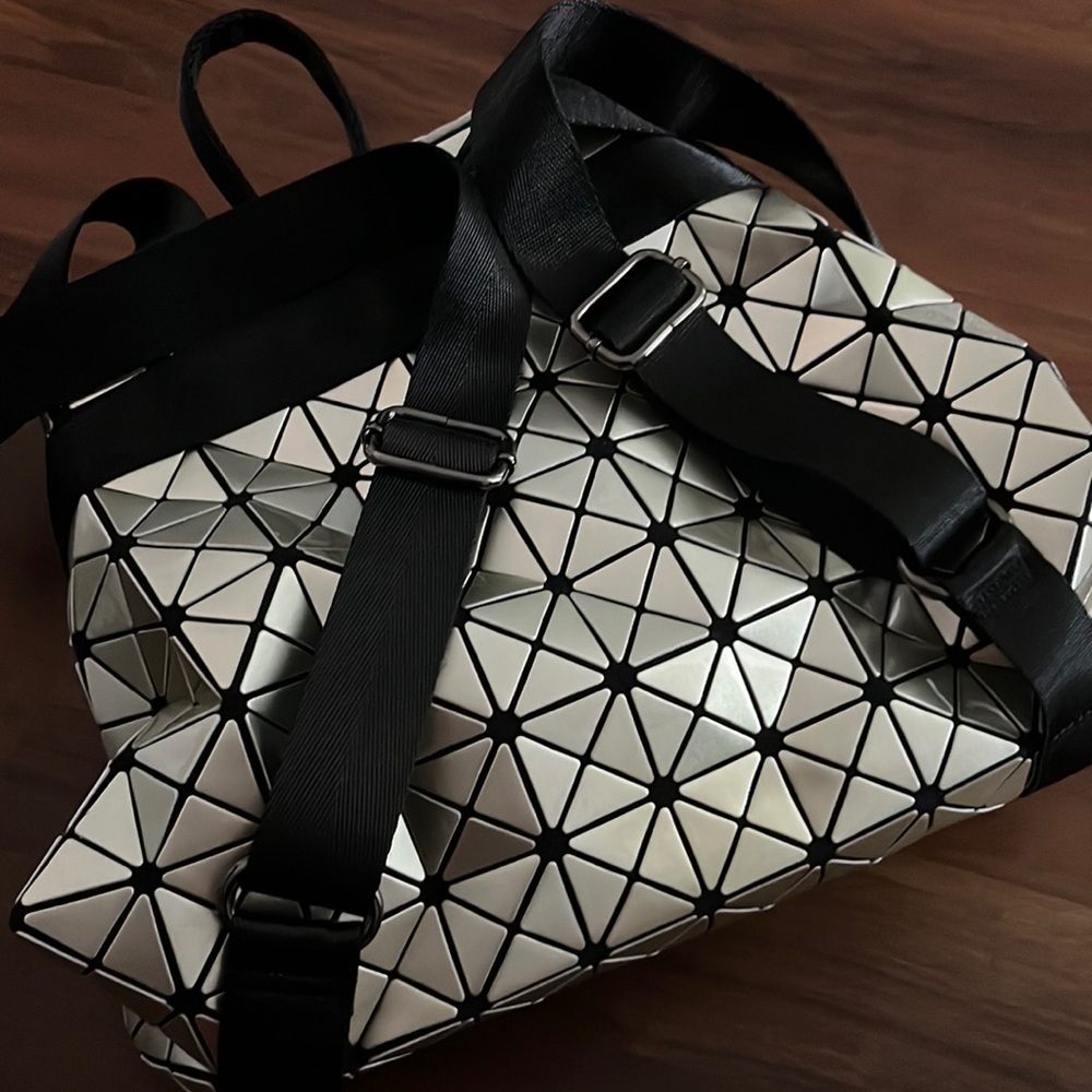 Silver Geometric Pattern Backpack - image 2